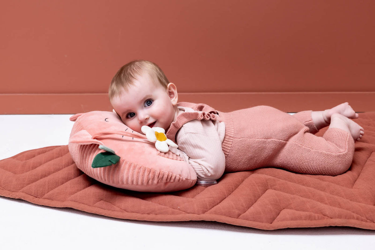 Discover the benefits of tummy time