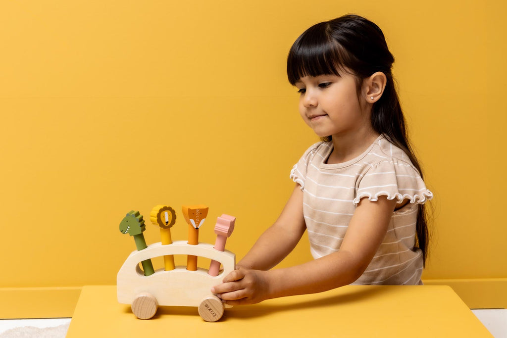 Wooden pop-up animal bus - FSC 100%