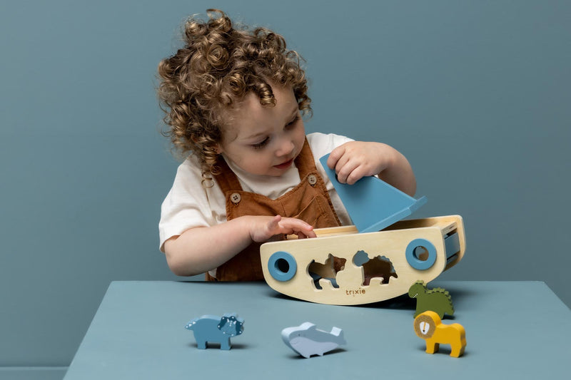 Wooden sailboat sorter - FSC 100%