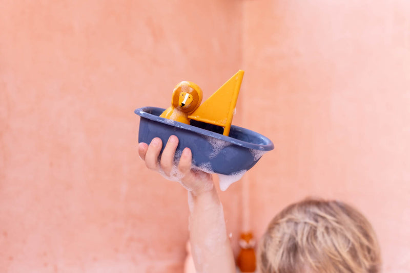 Trixie Bath toy sailboat - Mr. Lion