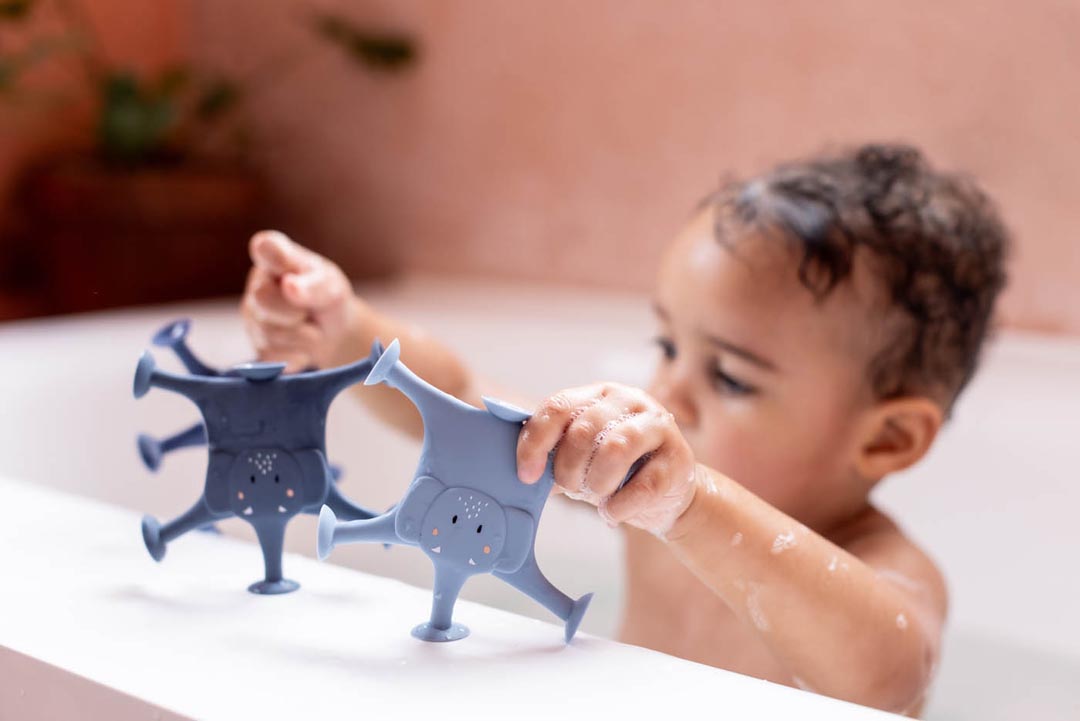 Trixie Animal suction game - 3pcs - Mrs. Elephant's family blue
