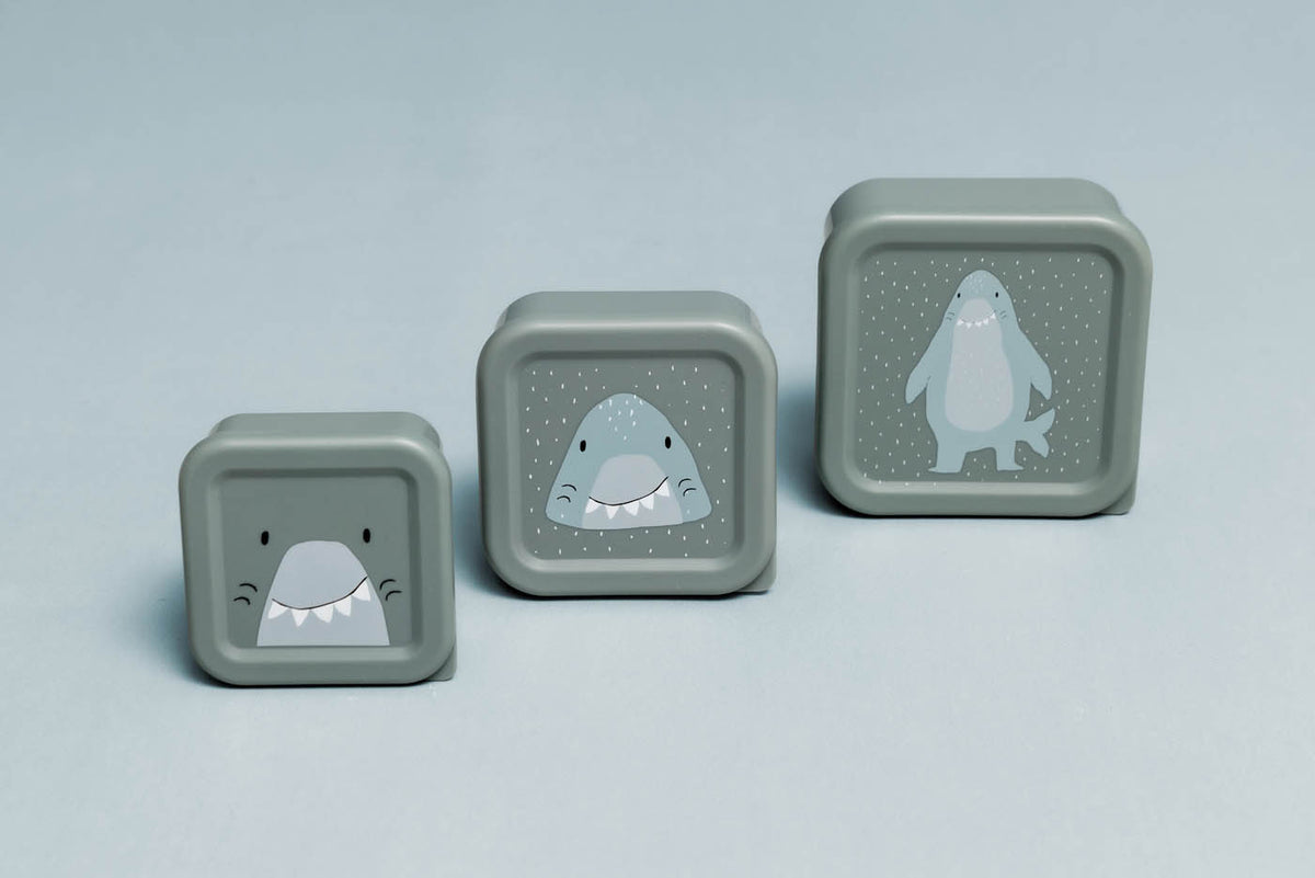 Trixie snack box nesting Mr. Shark