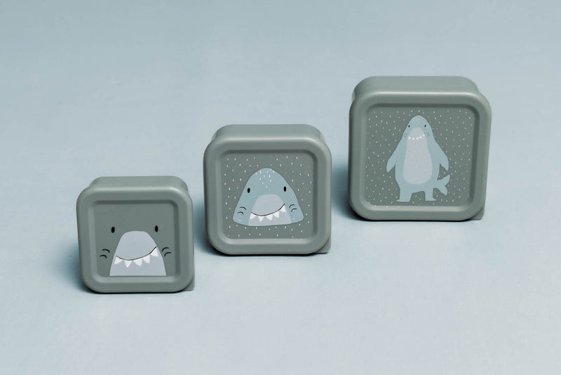 Trixie snack box nesting Mr. Shark